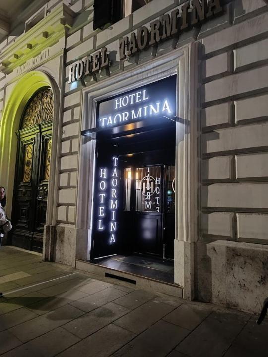 Hotel Taormina Roma Esterno foto