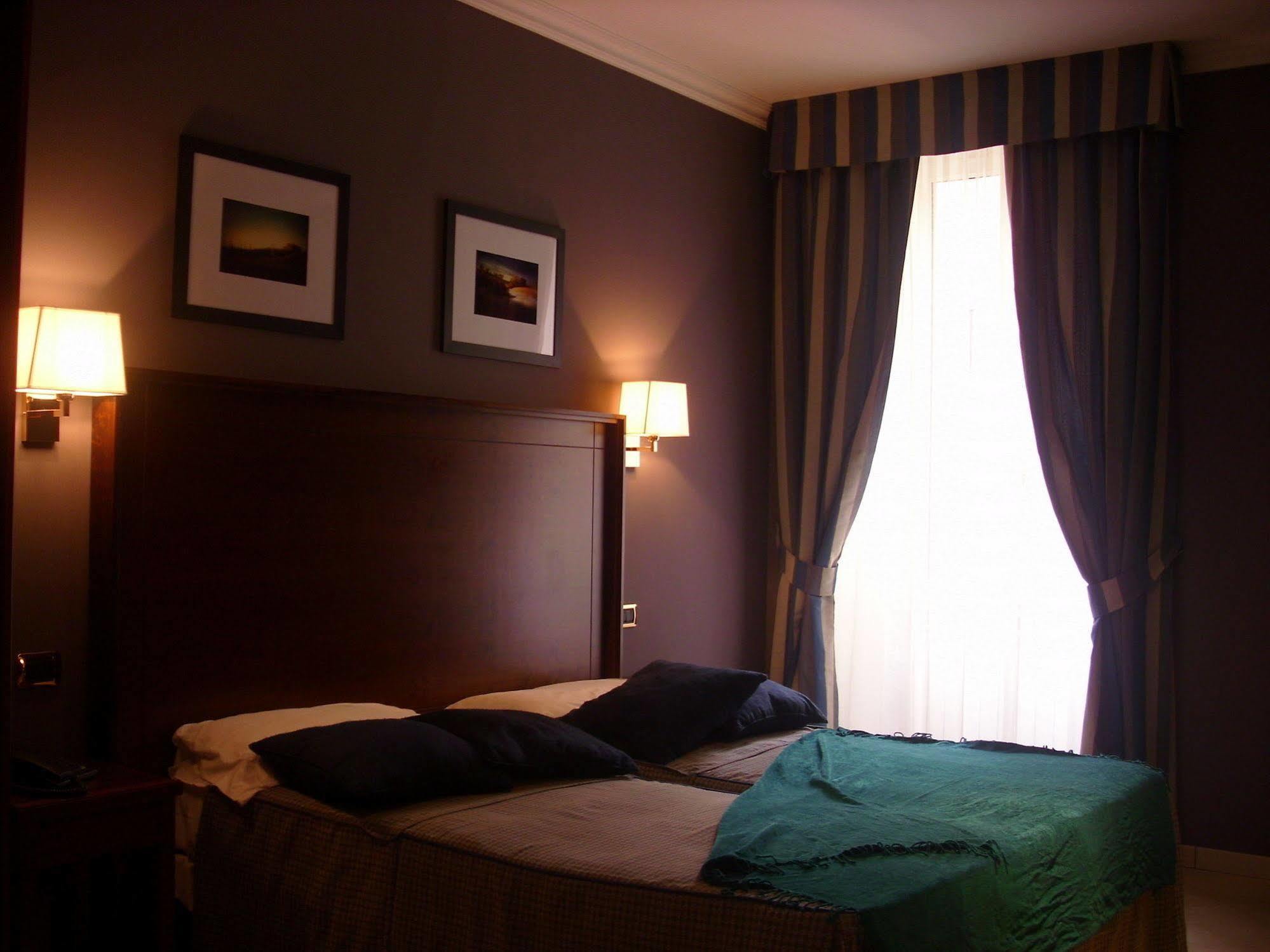 Hotel Taormina Roma Esterno foto