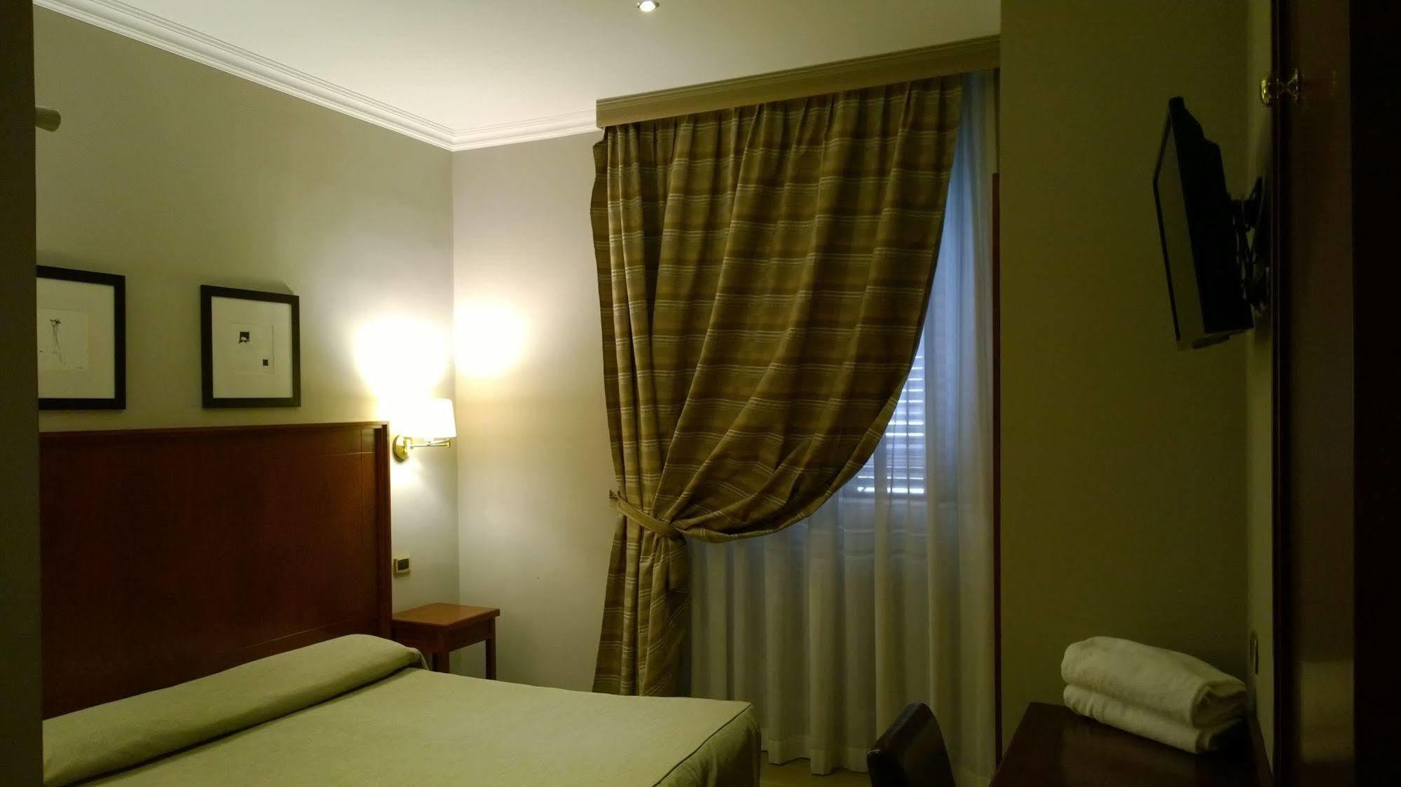 Hotel Taormina Roma Esterno foto