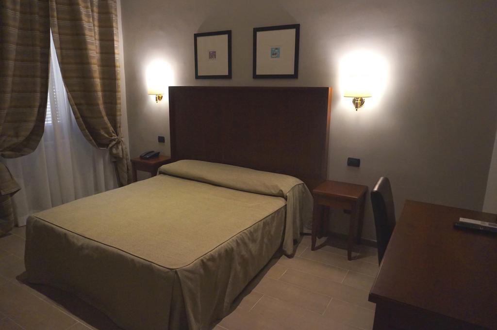 Hotel Taormina Roma Camera foto