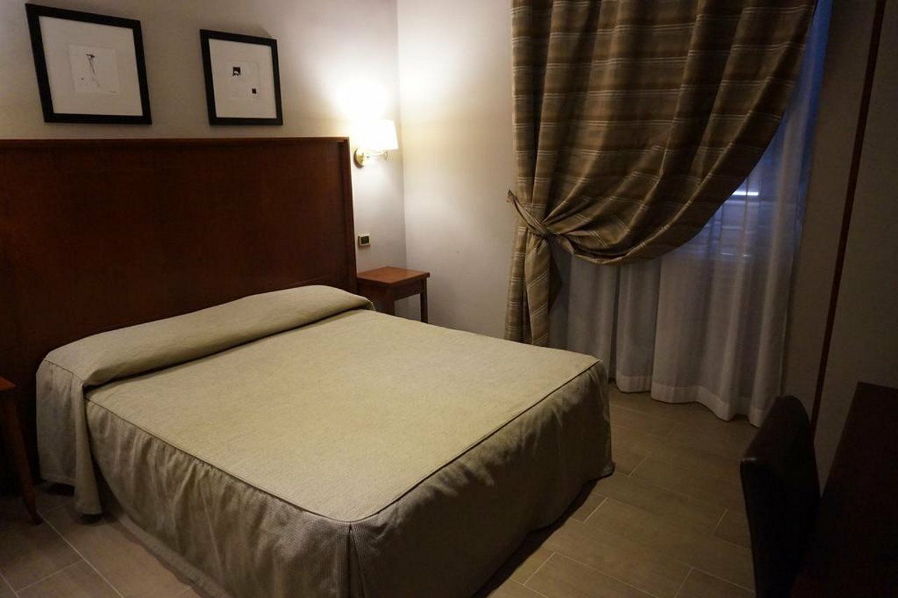 Hotel Taormina Roma Esterno foto